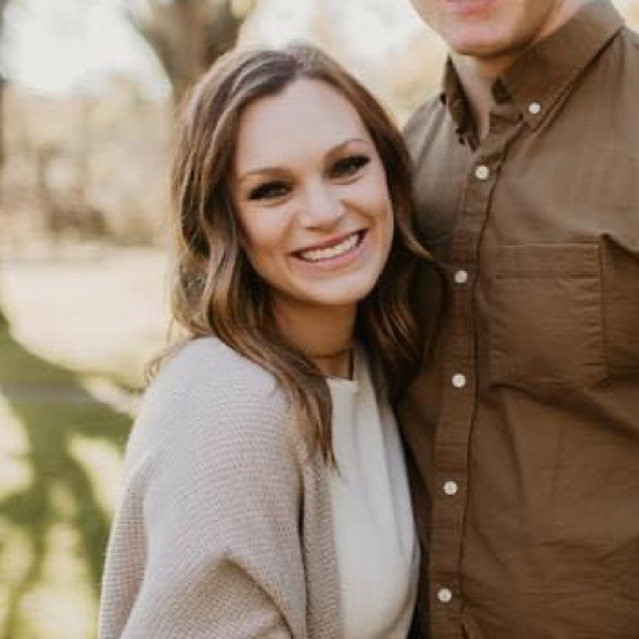 Meet your Posher, Tori - Picture 1 of 1